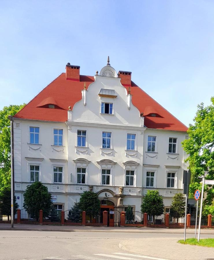 Hotel Krokus Kamienna Gora Dış mekan fotoğraf