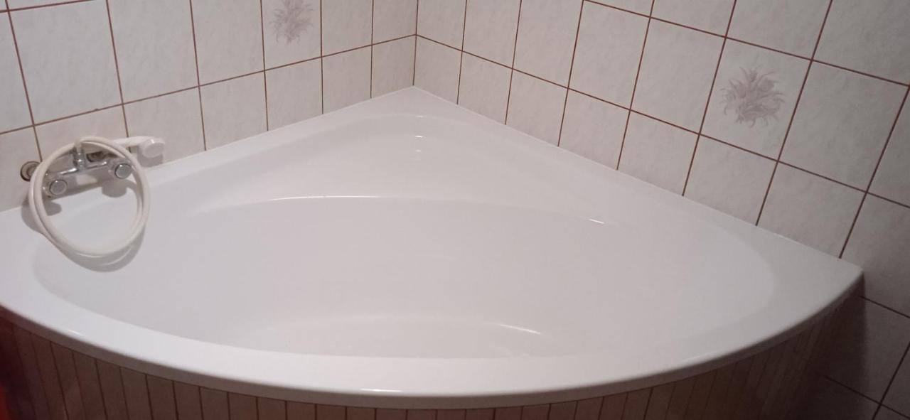 Hotel Krokus Kamienna Gora Dış mekan fotoğraf
