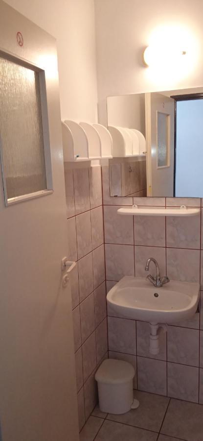 Hotel Krokus Kamienna Gora Dış mekan fotoğraf