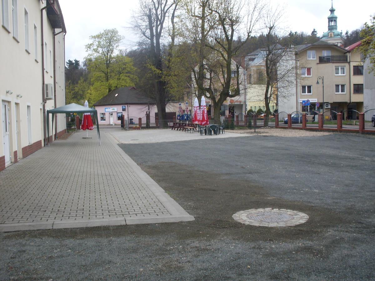 Hotel Krokus Kamienna Gora Dış mekan fotoğraf