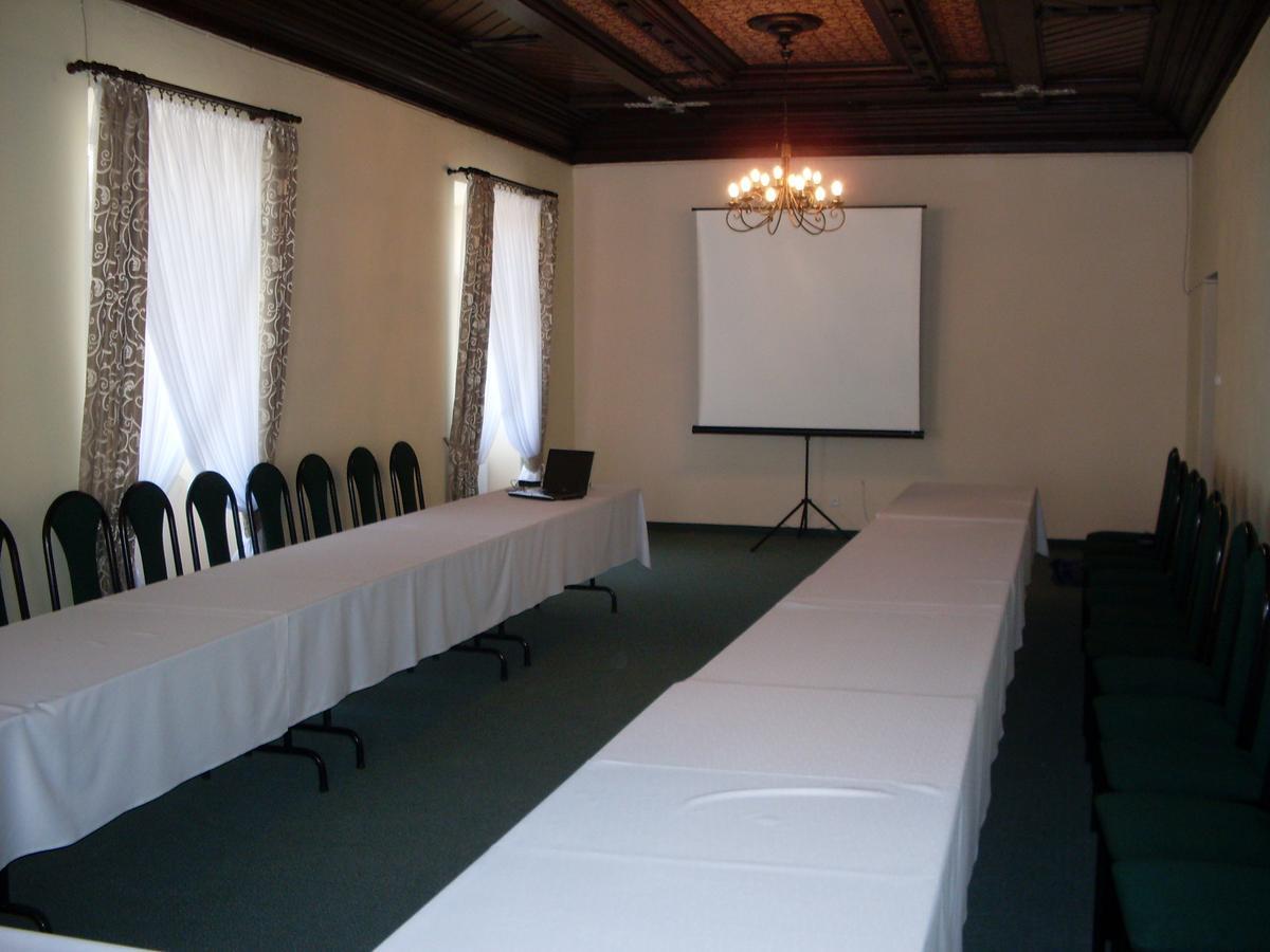 Hotel Krokus Kamienna Gora Dış mekan fotoğraf
