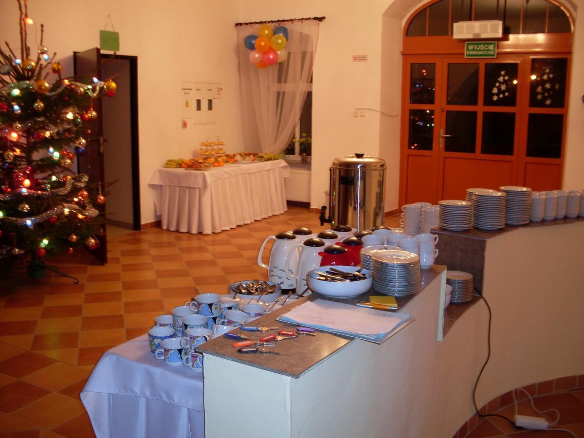 Hotel Krokus Kamienna Gora Dış mekan fotoğraf